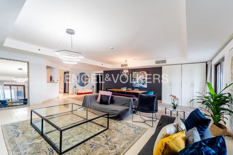 Apartamento en Palm Jumeirah, Dubai, 4 dormitorios, 313.8 m², № 7096 - foto 1