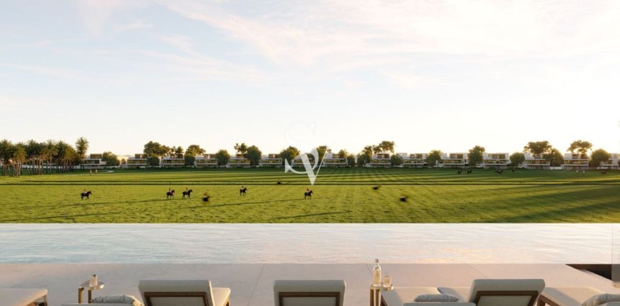 Вилла в Дубай Инвестмент Парке, Дубай, 4 спальни, 336м², № 70175