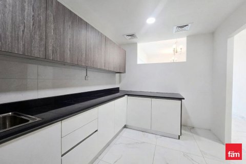 Apartment in Al Furjan, Dubai 2 bedrooms, 120.3 sq.m. № 114116 - photo 6