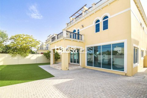 Villa in Jumeirah Park, Dubai 4 bedrooms, 386 sq.m. № 43211 - photo 1