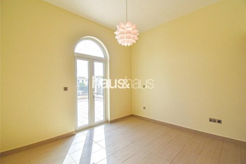 Villa in Jumeirah Park, Dubai 4 bedrooms, 386 sq.m. № 43211 - photo 5