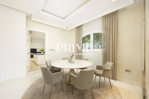 Villa en Jumeirah Golf Estates, Dubai, 5 dormitorios, 836 m², № 24312 - foto 8
