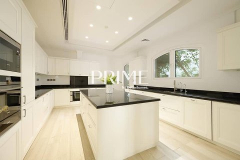 Villa en Jumeirah Golf Estates, Dubai, 5 dormitorios, 836 m², № 24312 - foto 21