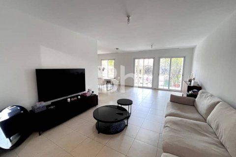 Townhouse in Jumeirah Village Triangle, Dubai 2 bedrooms, 279 sq.m. № 24311 - photo 17