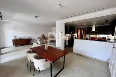 Townhouse in Jumeirah Village Triangle, Dubai 2 bedrooms, 279 sq.m. № 24311 - photo 18