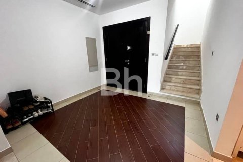 Townhouse in Jumeirah Village Triangle, Dubai 2 bedrooms, 279 sq.m. № 24311 - photo 8