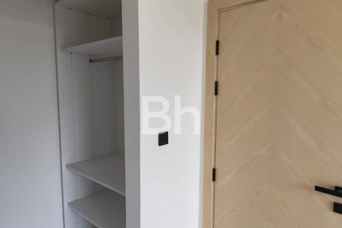 Снять в аренду квартиру в Джумейра Вилладж Серкл, Дубай: 3 спальни, 119м², № 24315 - фото 8