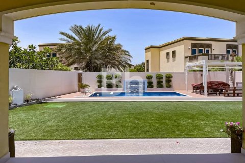 Villa in Jumeirah Park, Dubai 3 bedrooms, 144 sq.m. № 24314 - photo 11