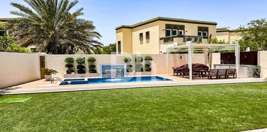 Villa in Jumeirah Park, Dubai 3 bedrooms, 144 sq.m. № 24314