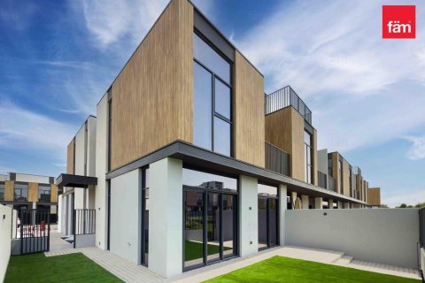 Villa in Dubai 4 bedrooms, 247.4 sq.m. № 50895 - photo 2