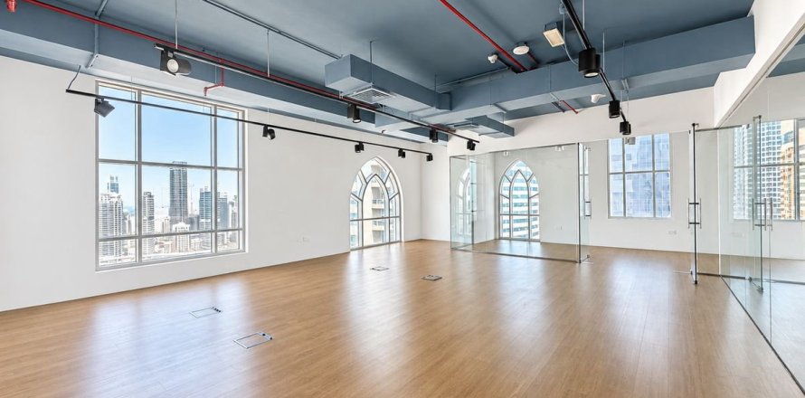 Oficina en Dubai, 185.4 m², № 141916