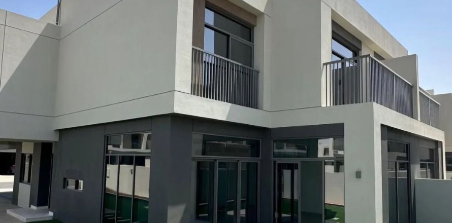 Villa en Dubai, 4 dormitorios, 335.1 m², № 141287