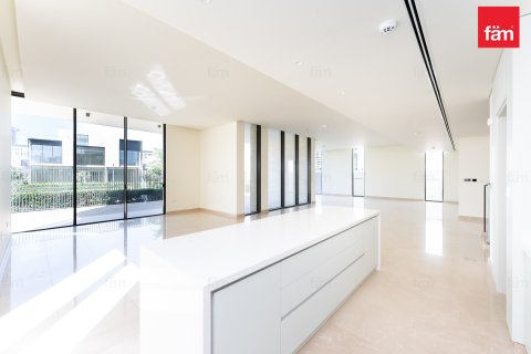 Villa in Dubai Hills Estate, Dubai 5 bedrooms, 650.5 sq.m. № 95717 - photo 2