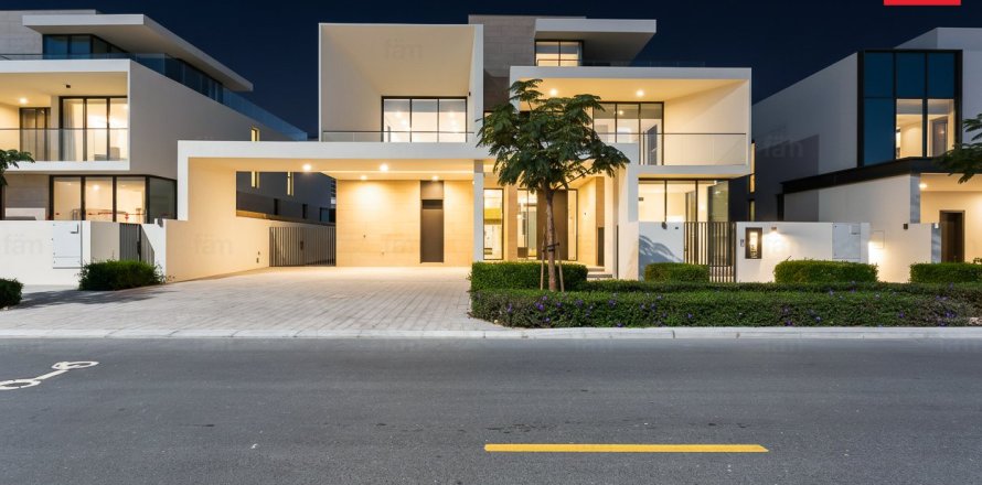 Villa in Dubai Hills Estate, Dubai 5 bedrooms, 650.5 sq.m. № 95717