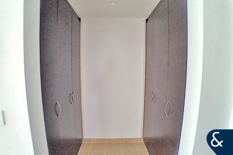 Снять в аренду виллу в Jumeirah Village Triangle, Дубай: 2 спальни, 674м², № 98813 - фото 9