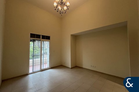 Снять в аренду виллу в Арабиан Ранчес, Дубай: 4 спальни, 291м², № 98810 - фото 9