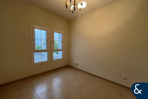 Снять в аренду виллу в Арабиан Ранчес, Дубай: 4 спальни, 291м², № 98810 - фото 12