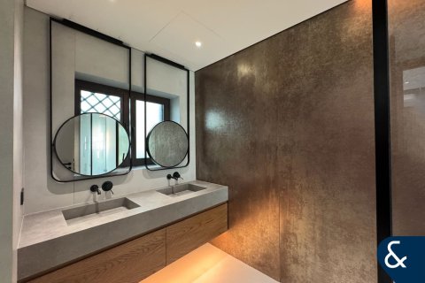 Apartment in Downtown Dubai (Downtown Burj Dubai), Dubai 2 bedrooms, 145 sq.m. № 98814 - photo 5