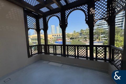 Apartment in Downtown Dubai (Downtown Burj Dubai), Dubai 2 bedrooms, 145 sq.m. № 98814 - photo 6