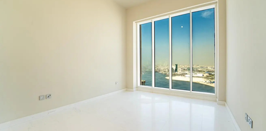 Квартира в Дубае, 4 спальни, 226м², № 5393
