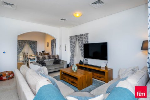 Villa à Dubai, 5 chambres, 560.4 m², № 40121 - photo 3