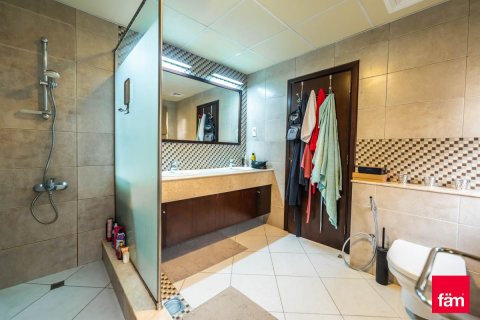 Villa à Dubai, 5 chambres, 560.4 m², № 40121 - photo 4