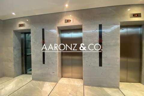 Bureau à Dubai Investment Park, Dubai, 101.9 m², № 78377 - photo 12