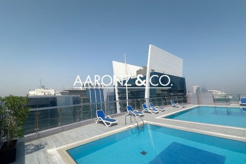 Apartment in Jumeirah Lake Towers, Dubai 2 bedrooms, 121.7 sq.m. № 78379 - photo 16