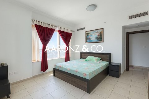 Apartment in Jumeirah Lake Towers, Dubai 2 bedrooms, 121.7 sq.m. № 78379 - photo 8