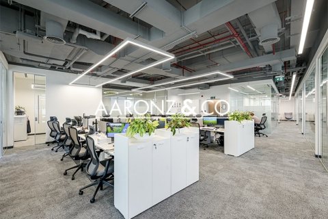 Купить офис в Даунтаун Дубай (Даунтаун Бурдж Дубай), Дубай: 339.5м², № 78376 - фото 1