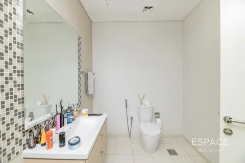 Снять в аренду таунхаус в DAMAC Hills (Akoya by DAMAC), Дубай: 3 спальни, 209м², № 71281 - фото 9