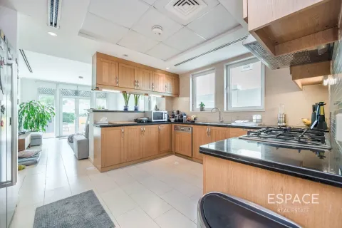 فيلا في Regional, Jumeirah Park, دبي 3 غرف نوم, 285 م² رقم 71280 - صورة 6