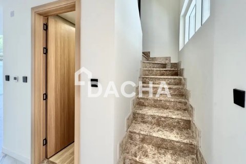 Adosado en Dubai Investment Park, Dubai, 4 dormitorios, 80 m², № 105091 - foto 5