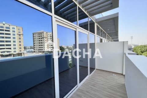 Adosado en Dubai Investment Park, Dubai, 4 dormitorios, 80 m², № 105091 - foto 4