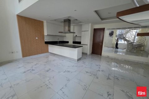 Снять в аренду дуплекс в Бизнес-Бэе, Дубай: 1 спальня, 136.5м², № 90335 - фото 3