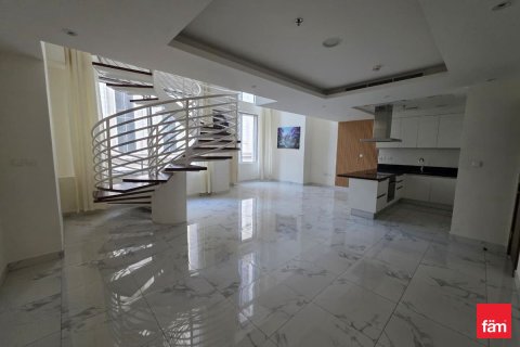 Снять в аренду дуплекс в Бизнес-Бэе, Дубай: 1 спальня, 136.5м², № 90335 - фото 2