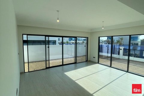 Снять в аренду таунхаус в Дубае: 5 спален, 298.8м², № 90334 - фото 2