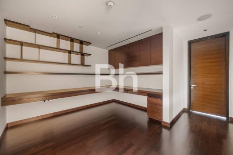 Apartment in Downtown Dubai (Downtown Burj Dubai), Dubai 3 bedrooms, 217 sq.m. № 56328 - photo 4