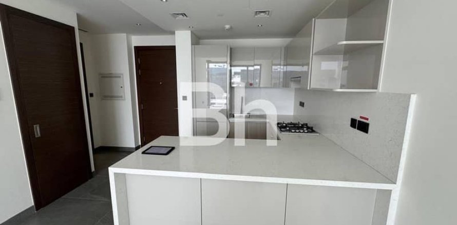 Квартира в Дубае, 2 спальни, 103м², № 56347
