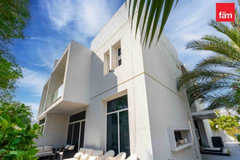 Adosado en Dubai, 3 dormitorios, 293.7 m², № 55707 - foto 2