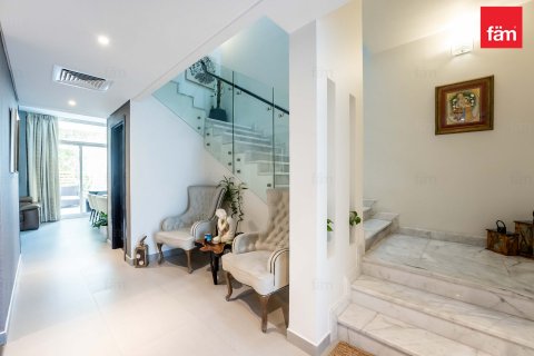 Adosado en Dubai, 3 dormitorios, 293.7 m², № 55707 - foto 7