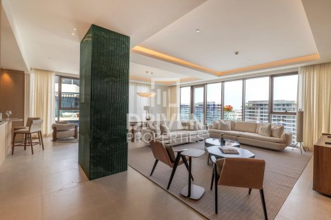 Квартира в Аль-Васле, Дубай, 3 спальни, 194.17м², № 135955