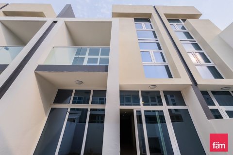 Maison de ville à Dubai, 5 chambres, 112.2 m², № 50913 - photo 1