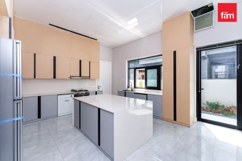 Villa à Dubai, 5 chambres, 756.9 m², № 11648 - photo 3