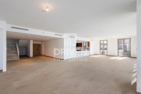 Ático en La Mer, Jumeirah, Dubai, 5 dormitorios, 822.47 m², № 136972 - foto 3