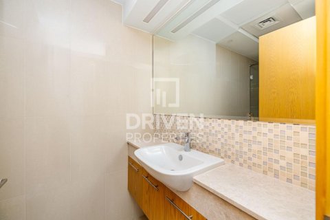 Apartment in Bellevue Towers, Downtown Dubai (Downtown Burj Dubai), Dubai 2 bedrooms, 95.13 sq.m. № 136974 - photo 13