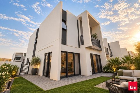 Villa in Dubai 4 bedrooms, 230 sq.m. № 141906