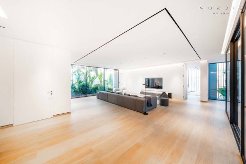 Villa en Al Wasl, Dubai, 6 dormitorios, 994.3 m², № 84258 - foto 5