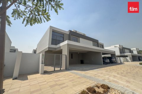 Villa in Dubai 5 bedrooms, 373.1 sq.m. № 64449 - photo 1