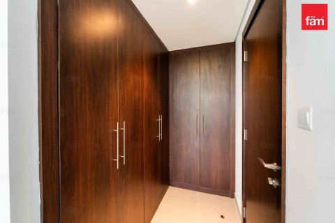 Снять в аренду таунхаус в Дубае: 3 спальни, 187.2м², № 64444 - фото 15